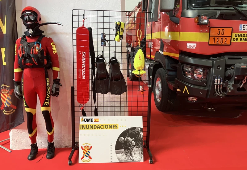 Para enfrentar inundaciones la UME dispone de medios individuales con los que operar asumiendo riesgos controlados. Foto: Antonio Ros Pau